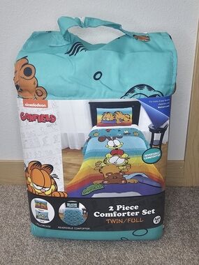 Garfield Reversible Comforter Set in Teal - 2 Piece Twin/Full